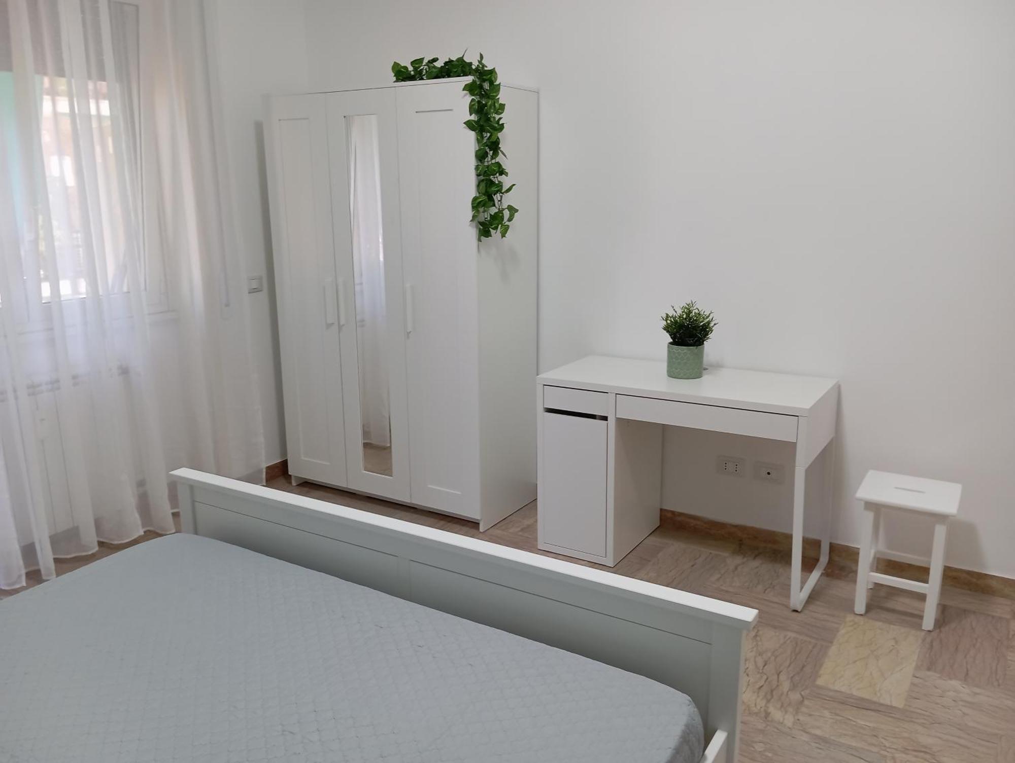 Apartment A & F Rom