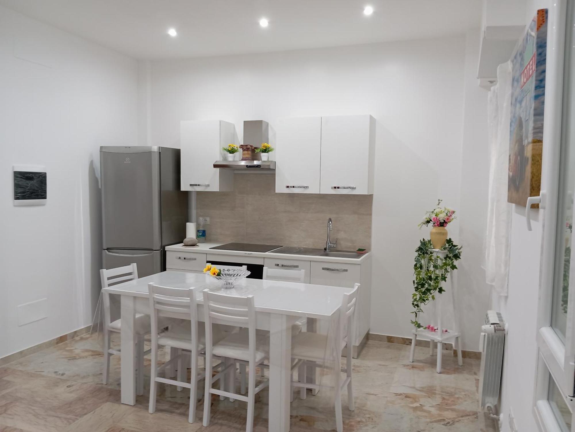 Apartment A & F Rom